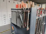 Ca. 85x Diverse lijmklemmen op transportwagen o.a. Bessey – foto 9 – kavel bij Onlineveilingmeester, Almere