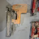 5x Diverse pneumatische tacker – foto 4 – kavel bij Onlineveilingmeester, Almere