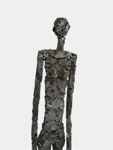 metalen sculptuur 'Langgerekte vrouwenfiguur' – foto 3 – kavel bij De Kringwinkel, Gent
