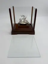 Massief zilveren Bonsai-miniatuur 'Matsu' in vitrine – Seki Takehiko – foto 9 – kavel bij De Kringwinkel, Gent