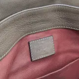 Schoudertas, Louis Vuitton, RG0190 – foto 17 – kavel bij Domeinen Roerende Zaken, Groningen