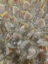 Ca. 2600x Pallet glazen met eenhoorn afbeelding – foto 3 – kavel bij Onlineveilingmeester, Kootstertille