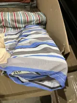 Kuubsdoos met 59 rollen stof – foto 3 – kavel bij Onlineveilingmeester, Kootstertille