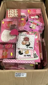 Doos Love is… artikelen Love is – kavel bij Onlineveilingmeester, Kootstertille