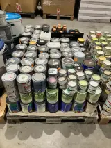 Pallet verfblikken – kavel bij Onlineveilingmeester, Kootstertille