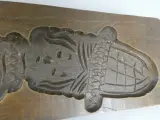 Houten mal met figuur en scheuren – foto 2 – kavel bij De Kringwinkel, Diest