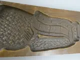 Houten mal met figuur en scheuren – foto 3 – kavel bij De Kringwinkel, Diest