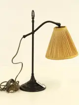 Vintage metalen bureaulamp met stoffen kap – kavel bij De Kringwinkel, Antwerpen