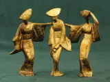 Set van 3 vintage Japanse geishabeeldjes – foto 2 – kavel bij De Kringwinkel, Antwerpen