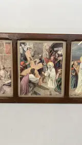 Antiek religieus panoramisch paneel – Zeven Smarten van Maria (Septem Dolorum), chromolithografieën in neogotische eikenhouten lijst, ca. 1900 – foto 5 – kavel bij De Kringwinkel, 