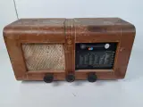 Antieke buizenradio uit het midden van de twintigste eeuw – kavel bij De Kringwinkel, Waardamme