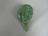 Groen stenen sculptuur met gezicht (By Axcilit) – kavel bij De Kringwinkel, Diest