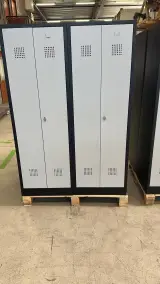 Ca. 36x Lockerkast – kavel bij Domeinen Roerende Zaken, Beugen