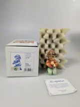 Set van 13 Goebel beeldjes met certificaat en originele dozen – foto 3 – kavel bij De Kringwinkel, Sint-Niklaas