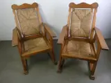 Set van 2 Franse Vintage Eiken 'Chauffeuses' met Biezen Zitting – kavel bij De Kringwinkel, Heverlee