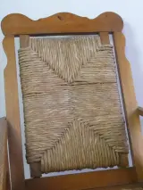 Set van 2 Franse Vintage Eiken 'Chauffeuses' met Biezen Zitting – foto 3 – kavel bij De Kringwinkel, Heverlee