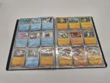 Grote Pokémon TCG-verzameling – dik pakket kaarten – verzamelmap – inclusief accessoires – foto 12 – kavel bij Onlineveilingmeester, Groningen