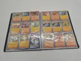 Grote Pokémon TCG-verzameling – dik pakket kaarten – verzamelmap – inclusief accessoires – foto 13 – kavel bij Onlineveilingmeester, Groningen