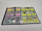 Grote Pokémon TCG-verzameling – dik pakket kaarten – verzamelmap – inclusief accessoires – foto 10 – kavel bij Onlineveilingmeester, Groningen
