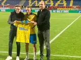 RKC Waalwijk gesigneerd voetbalshirt Eredivisie 2024 met sjaal – foto 2 – kavel bij Onlineveilingmeester, Groningen