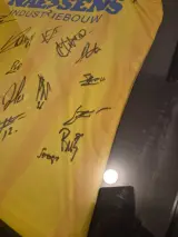RKC Waalwijk gesigneerd voetbalshirt Eredivisie 2024 met sjaal – foto 11 – kavel bij Onlineveilingmeester, Groningen