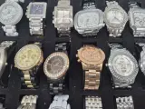 Bijzondere horlogecollectie – 30 polshorloges – mix van vintage, klassiek en modern – inclusief horlogebatterijen – foto 9 – kavel bij Onlineveilingmeester, Groningen