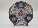 Japanse Imari porseleinen sierschotel – handbeschilderd – 20e Eeuw – Inclusief houten standaard – foto 4 – kavel bij Onlineveilingmeester, Groningen
