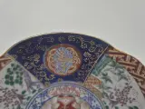 Japanse Imari porseleinen sierschotel – handbeschilderd – 20e Eeuw – Inclusief houten standaard – foto 8 – kavel bij Onlineveilingmeester, Groningen