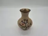 Zeer bijzondere vintage Oosterse siervaas – unieke vogel- en bloemdecoratie – vermoedelijk messing – 20e eeuw – foto 11 – kavel bij Onlineveilingmeester, Groningen