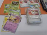 Bijzondere Pokémonverzameling – vintage kaarten – grote Lycanroc GX-kaart – verzamelmap en vele andere kaarten – foto 2 – kavel bij Onlineveilingmeester, Groningen