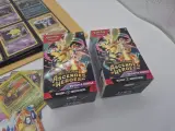 Bijzondere Pokémonverzameling – Umbreon – Mewtwo GX – vintage kaarten – Prismatic Evolutions – Ascended Heroes – verzamelmap – foto 2 – kavel bij Onlineveilingmeester, Groningen