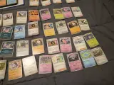 Grote Pokémonkaartenverzameling met zeldzame kaarten, verzamelmap en Pokémon-blik – foto 2 – kavel bij Onlineveilingmeester, Groningen