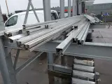 Partij aluminium profielen / montagerails – foto 2 – kavel bij Onlineveilingmeester, Heerenveen