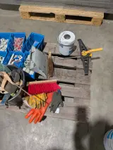 Zonnepaneel installatiemateriaal met gereedschap – foto 18 – kavel bij Onlineveilingmeester, Heerenveen