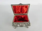 Fraaie verzameling van 6 diverse oude en vintage sieraden- en snuisterijdoosjes – 19e/20e eeuw – foto 25 – kavel bij De Kringwinkel, Heverlee