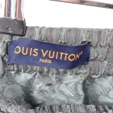 Pyjama, maat XXL, Louis Vuitton – foto 11 – kavel bij Onlineveilingmeester