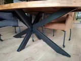 Ovale eetkamertafel met 6 stoelen – foto 3 – kavel bij Onlineveilingmeester, Hoogeveen