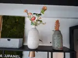 Wandmeubel met 2x bijzettafel – foto 3 – kavel bij Onlineveilingmeester, Hoogeveen