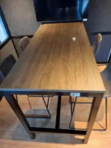 Bartafel met 4 krukken – foto 3 – kavel bij Onlineveilingmeester, Hoogeveen