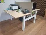 2x Duo-bureau, in hoogte verstelbaar – foto 6 – kavel bij Onlineveilingmeester, Hoogeveen