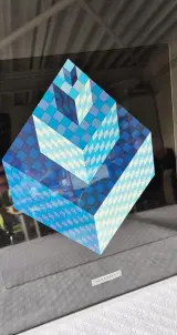 Set van 2 ingelijste Vasarely prints – foto 10 – kavel bij De Kringwinkel, Lochristi