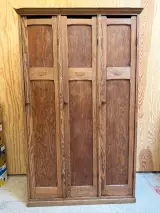 Vintage houten lockerkast uit Sint-Niklaasinstituut Anderlecht – foto 2 – kavel bij De Kringwinkel, Heusden
