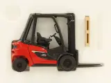 Linde miniatuur vorkheftruck H20–H35 met handmatig verstelbare vork - Made in Germany – foto 5 – kavel bij De Kringwinkel, Antwerpen
