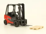 Linde miniatuur vorkheftruck H20–H35 met handmatig verstelbare vork - Made in Germany – foto 6 – kavel bij De Kringwinkel, Antwerpen