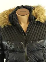 Stone Island zwarte gewatteerde winterjas met faux fur aan kap - maat: M – foto 3 – kavel bij De Kringwinkel, Antwerpen