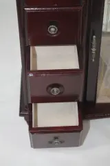 Vintage houten sieraden kastje – foto 5 – kavel bij De Kringwinkel, Brecht