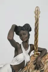 Porseleinen beeld: Black Orchid – foto 6 – kavel bij De Kringwinkel, Brecht