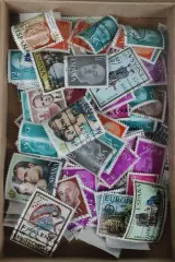 Diverse postzegels in decoratieve sigarendoos – foto 4 – kavel bij De Kringwinkel, Brecht