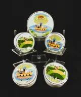 Set Villeroy & Boch, Design Naif, 4+1 porseleinen dozen van Gérard Laplau – kavel bij De Kringwinkel, Turnhout