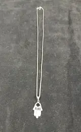 Set van twee zilveren kettingen met hangers – foto 4 – kavel bij De Kringwinkel, Turnhout